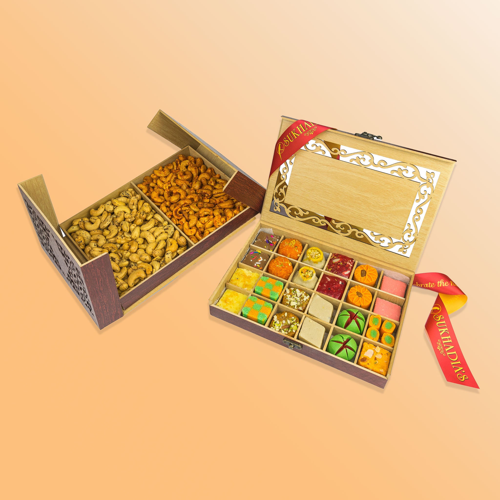 RoyalTreasureChest-2tier-contents.jpg